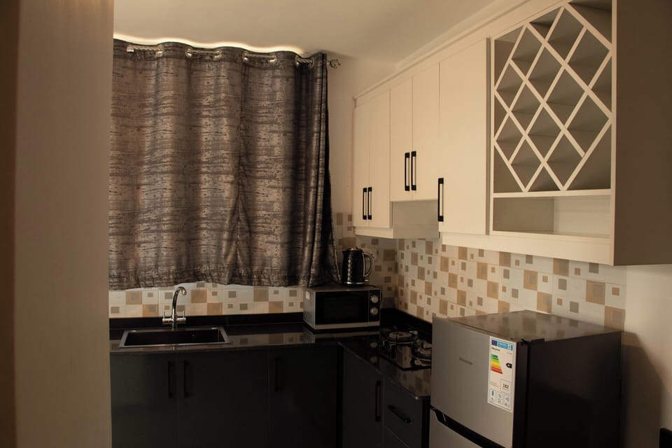 Business Room | Bathroom