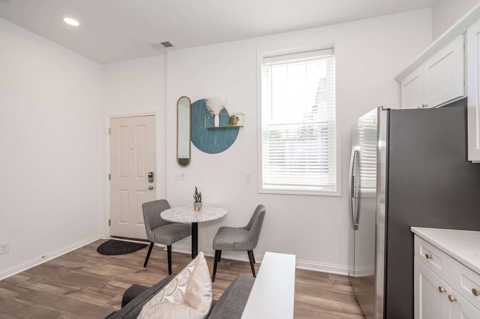 Condo, 1 Queen Bed, Kitchen, Garden View (Covington Charm 201 ) | Interior