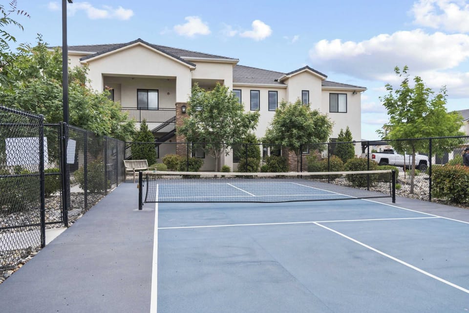 New Listing Happy Hawaiian House in Washington