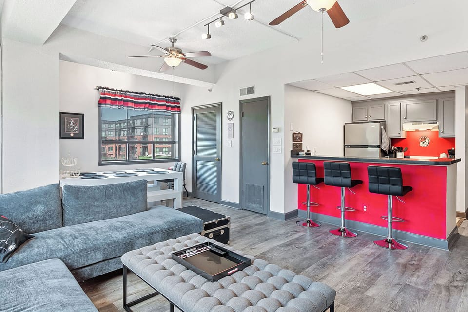 Condo, 2 Queen Beds, Kitchen, City View (Home Is Where the Arch is) | Living area | 65-inch flat-screen TV with digital channels