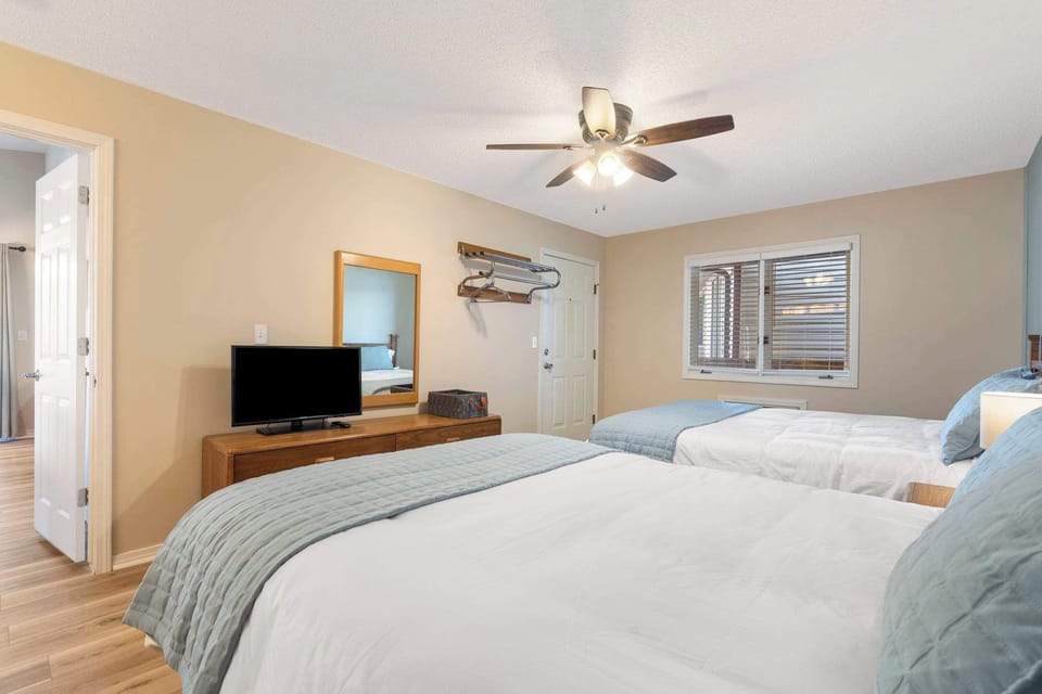 Condo, Multiple Beds, Patio (Enjoy Lakeside Fun Lakeview At Table ) | 2 bedrooms, individually decorated, individually furnished, free WiFi