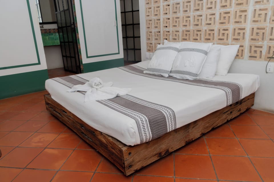 Deluxe Room | Premium bedding, in-room safe, individually furnished, desk