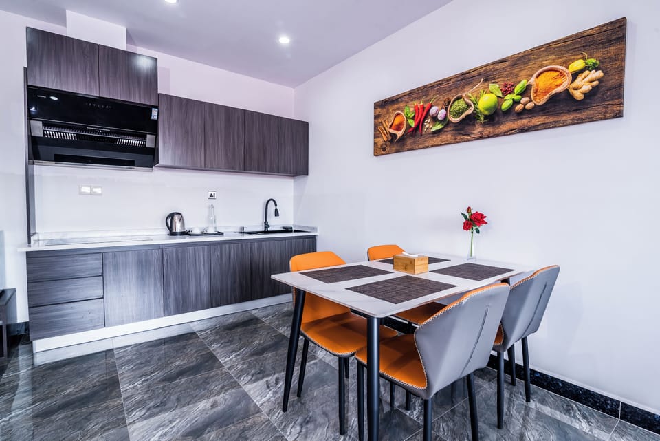 Family Suite | Private kitchenette | Electric kettle