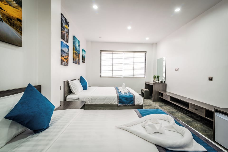 Superior Twin Room | Desk, WiFi (free), bed sheets