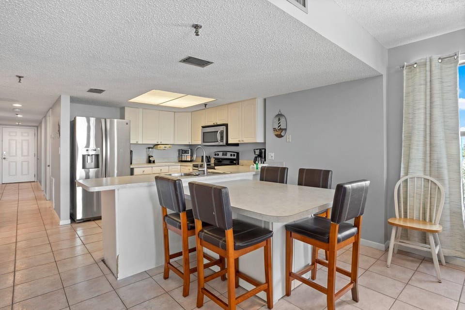 Beach Place 205 Dining Room
