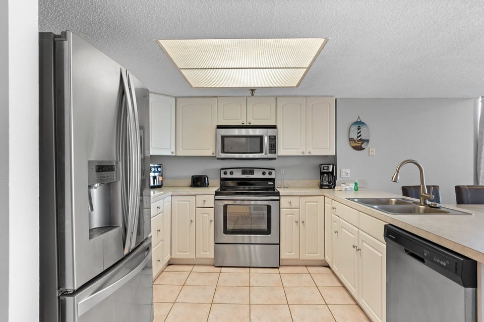 Beach Place 205 Kitchen