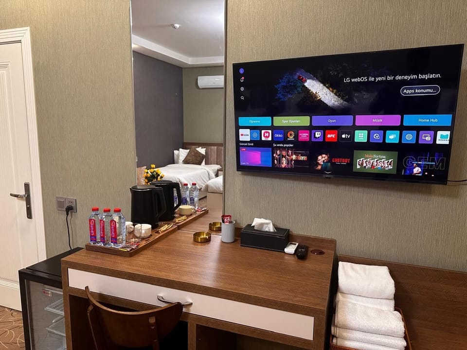 Executive Quadruple Room | Television