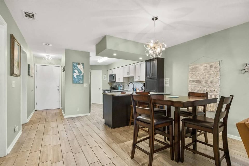 Condo, Multiple Beds, Balcony, Ocean View (Ocean Hibiscus) | Dining