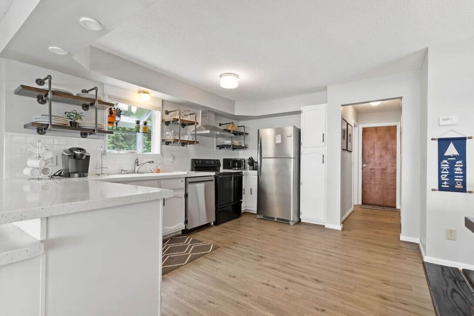 Recently updated kitchen with a unique style!