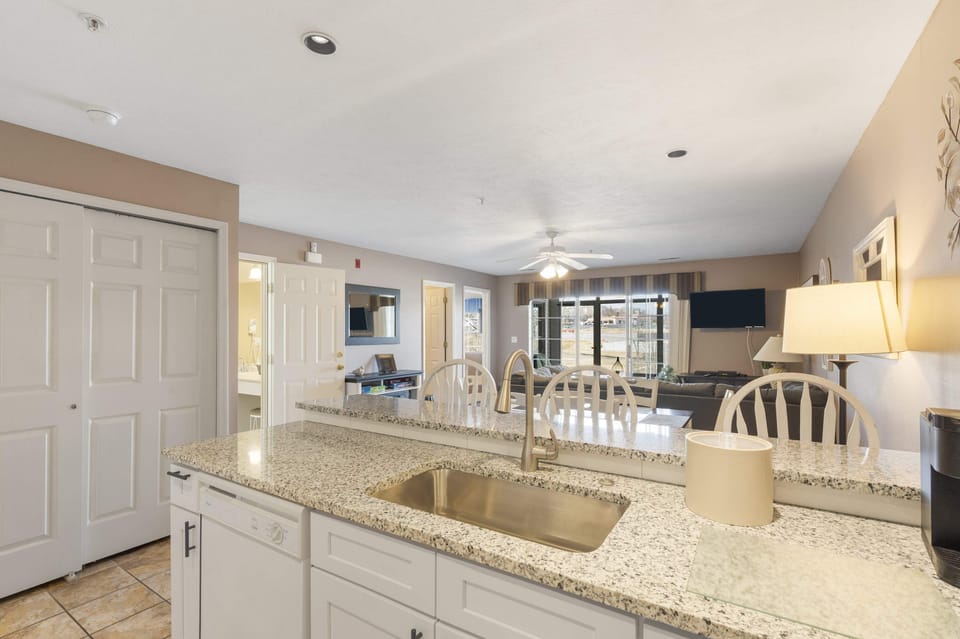 Condo, Multiple Beds, Patio (Pondview Cityscape) | Private kitchen | Coffee/tea maker