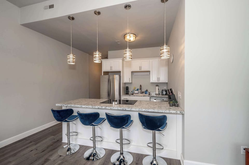 Condo, 2 Queen Beds, Kitchen | Private kitchen | Fridge, microwave, oven, stovetop