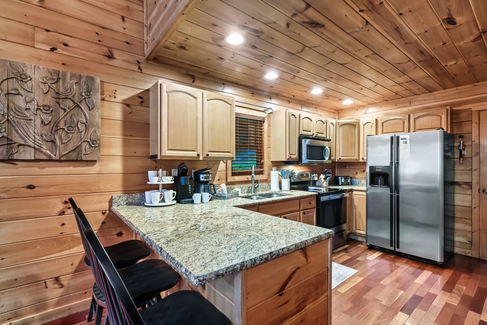 Fully Stocked Kitchen 