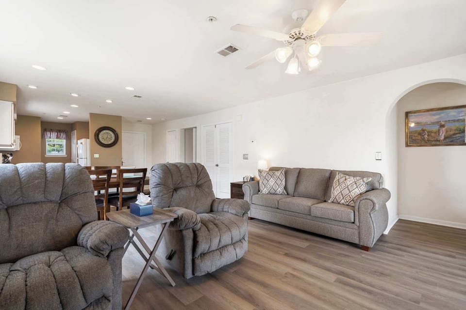Condo, Multiple Beds, Balcony, Golf View (The Rockford Escape) | Living area | 42-inch flat-screen TV with digital channels