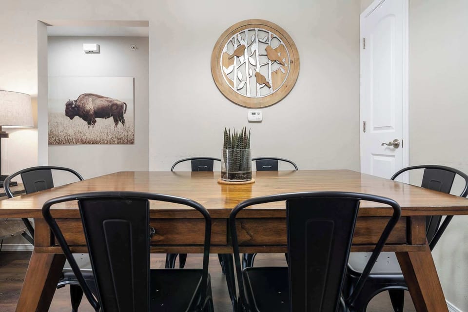 Condo, Multiple Beds, Kitchen (Urban Farmhouse) | Dining