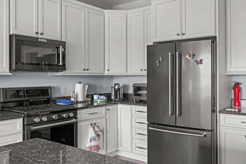House, Multiple Beds, Patio, Garden View (Villages at Five Points Serenity) | Private kitchen | Fridge, microwave, oven, stovetop