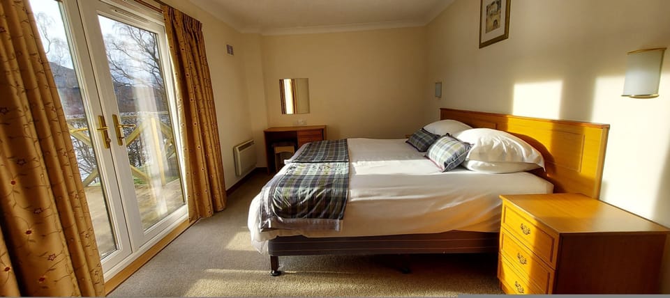Red Squirrel Lodge 07 Loch Rannoch Highland Club Apartment in Scotland
