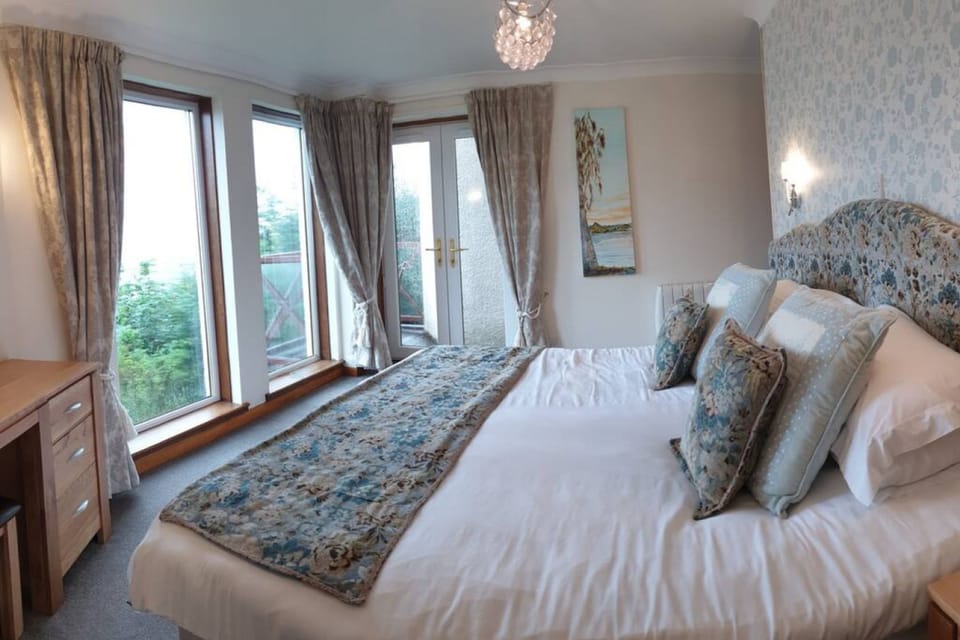 Lochside Lodge 05 Loch Rannoch Highland Club House in Scotland
