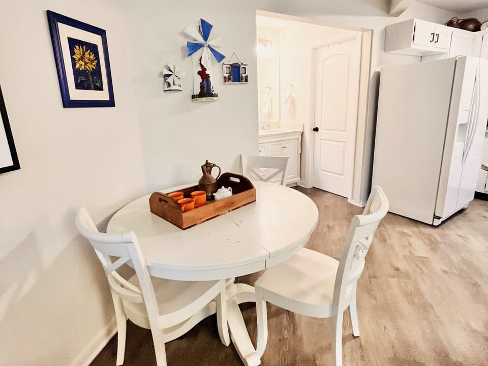Condo, Multiple Beds, Patio, Garden View (Windmill Cottage at Abbey Springs) | Dining