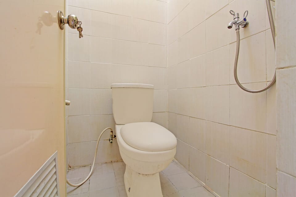 Standard Twin Room | Bathroom | Shower