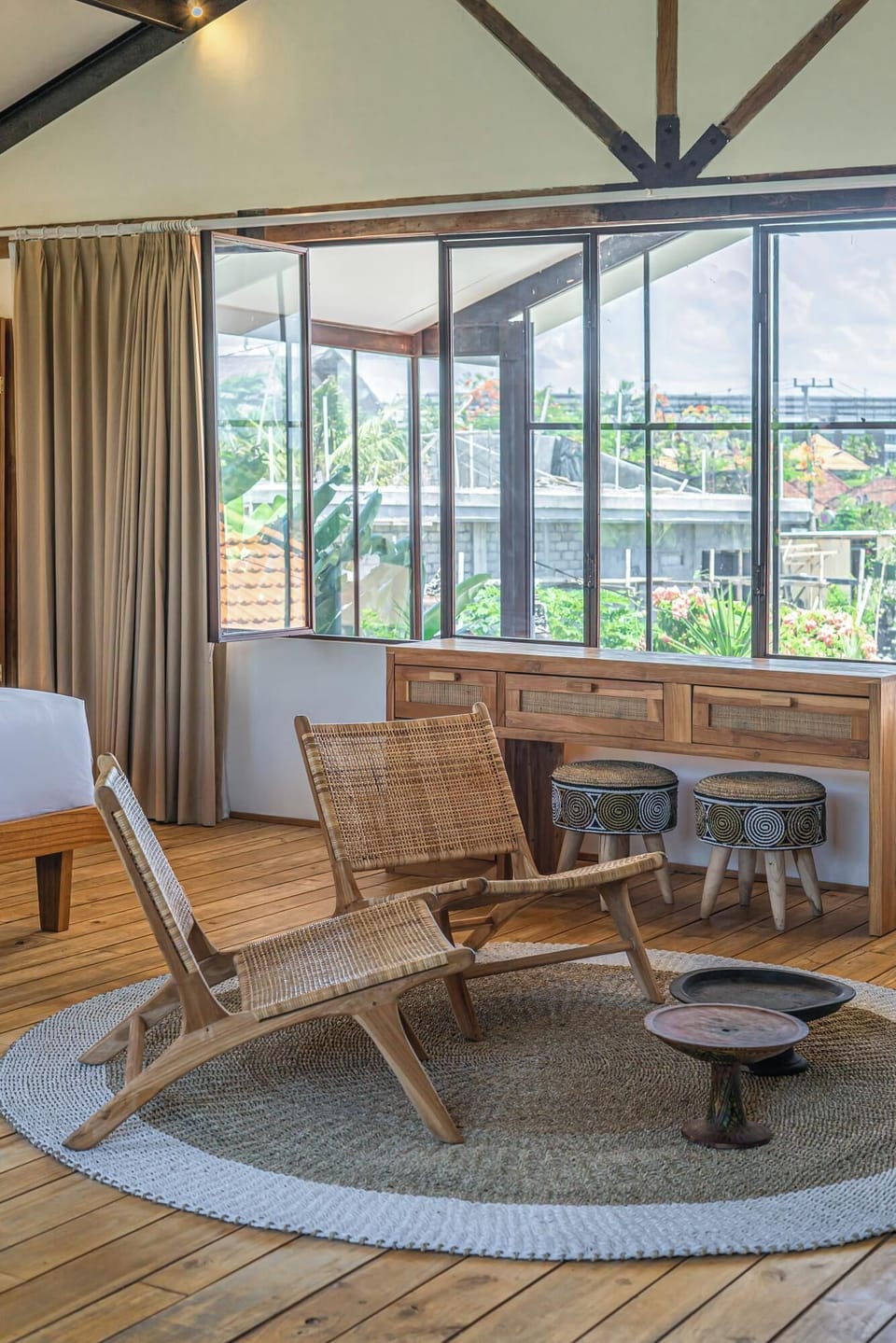 Grand Villa | 2 bedrooms, in-room safe, desk, iron/ironing board