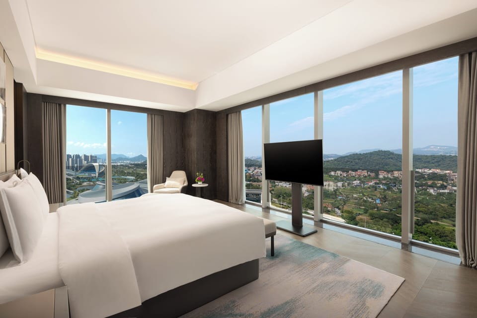 Suite, 1 Bedroom (Living Area) | Premium bedding, down comforters, minibar, in-room safe