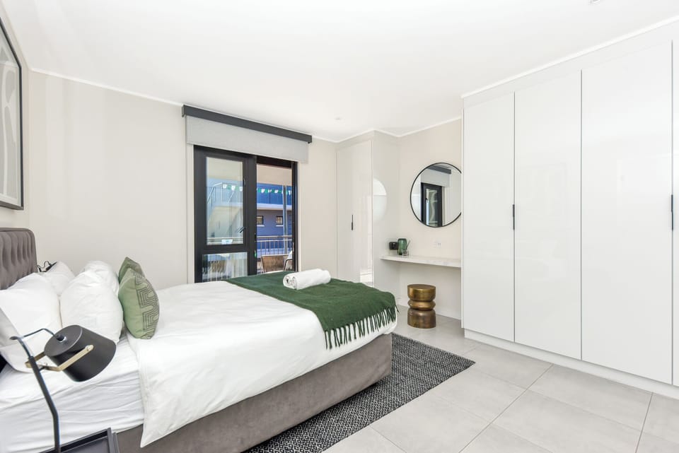 Classic Apartment | 2 bedrooms, in-room safe, laptop workspace, iron/ironing board