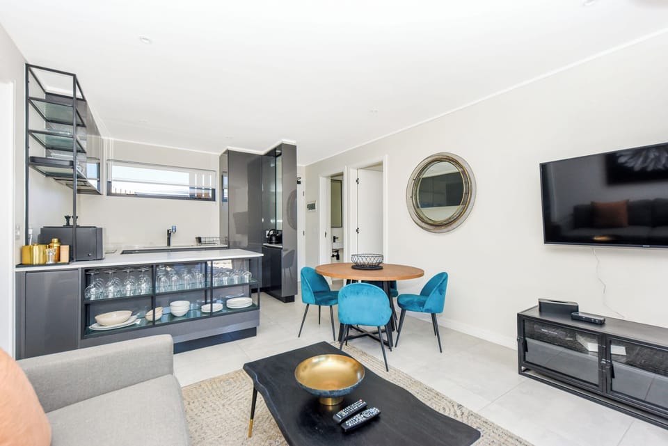 Classic Apartment | Living area | 50-inch flat-screen TV with cable channels, Netflix, streaming services