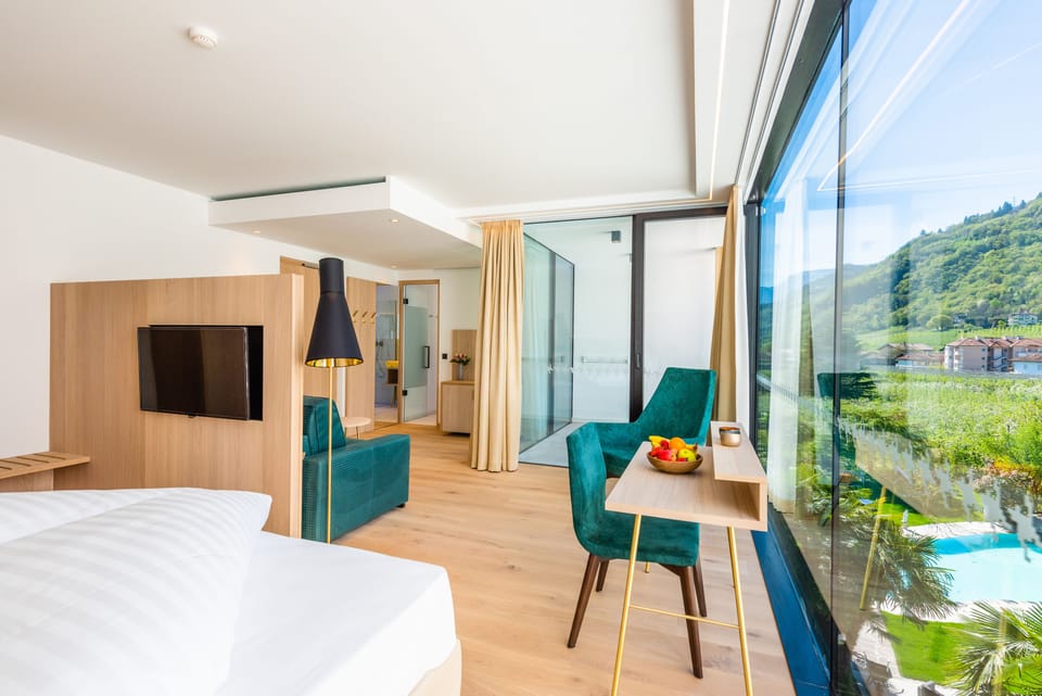Design Double Room, Non Smoking, Mountain View | 1 bedroom, premium bedding, minibar, in-room safe