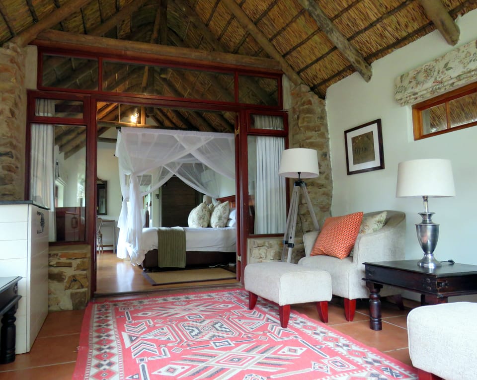 Room (King/Twin) | Living area