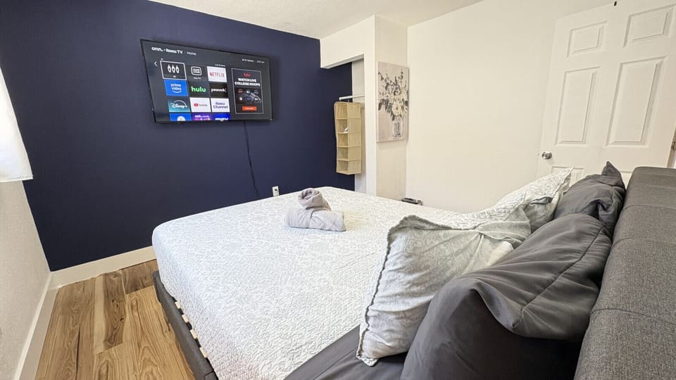 Comfy bedrooms with plush bedding for ultimate comfortComfy bedrooms with plush bedding for ultimate comfort