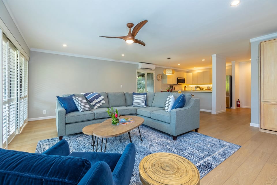 Bright and Comfy! Ocean Blue Accents!