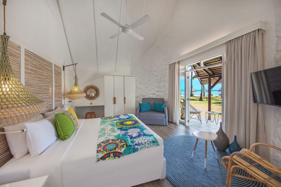 Room (Beach Pavilion) | In-room safe, desk, blackout drapes, soundproofing