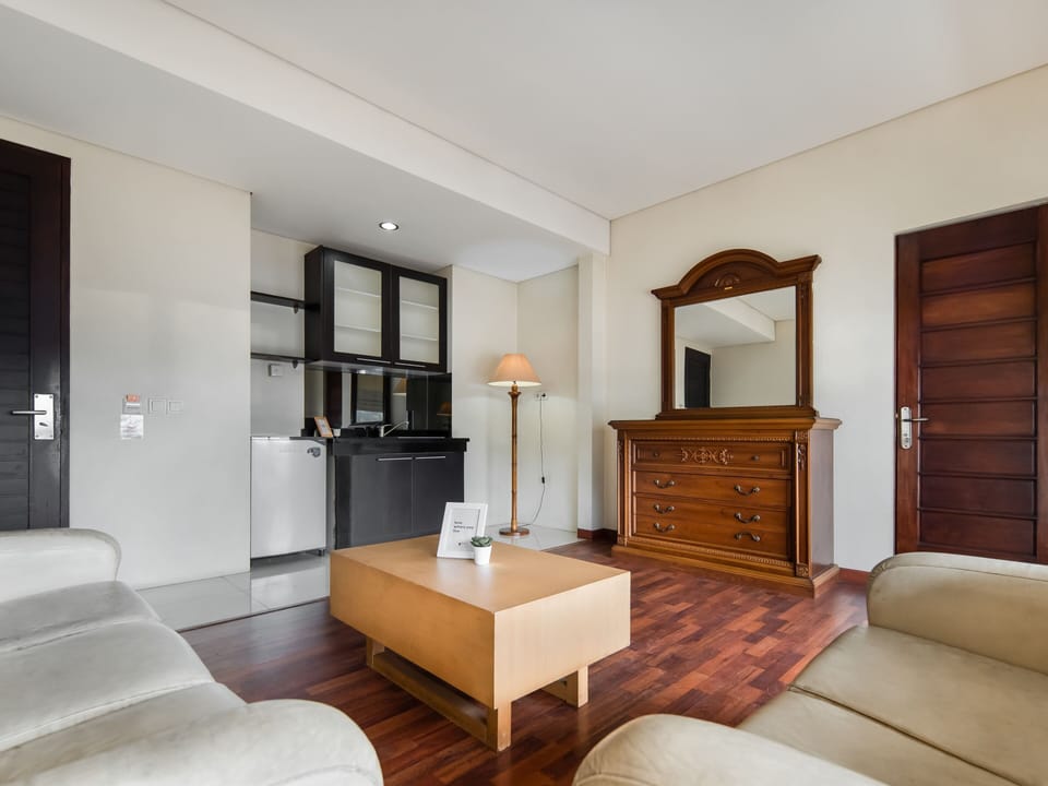 Deluxe Suite | Living area