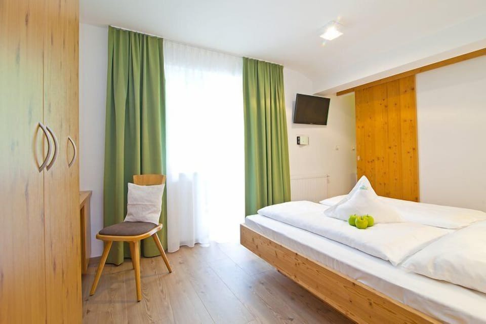 Classic Double Room | Premium bedding, in-room safe, desk, soundproofing