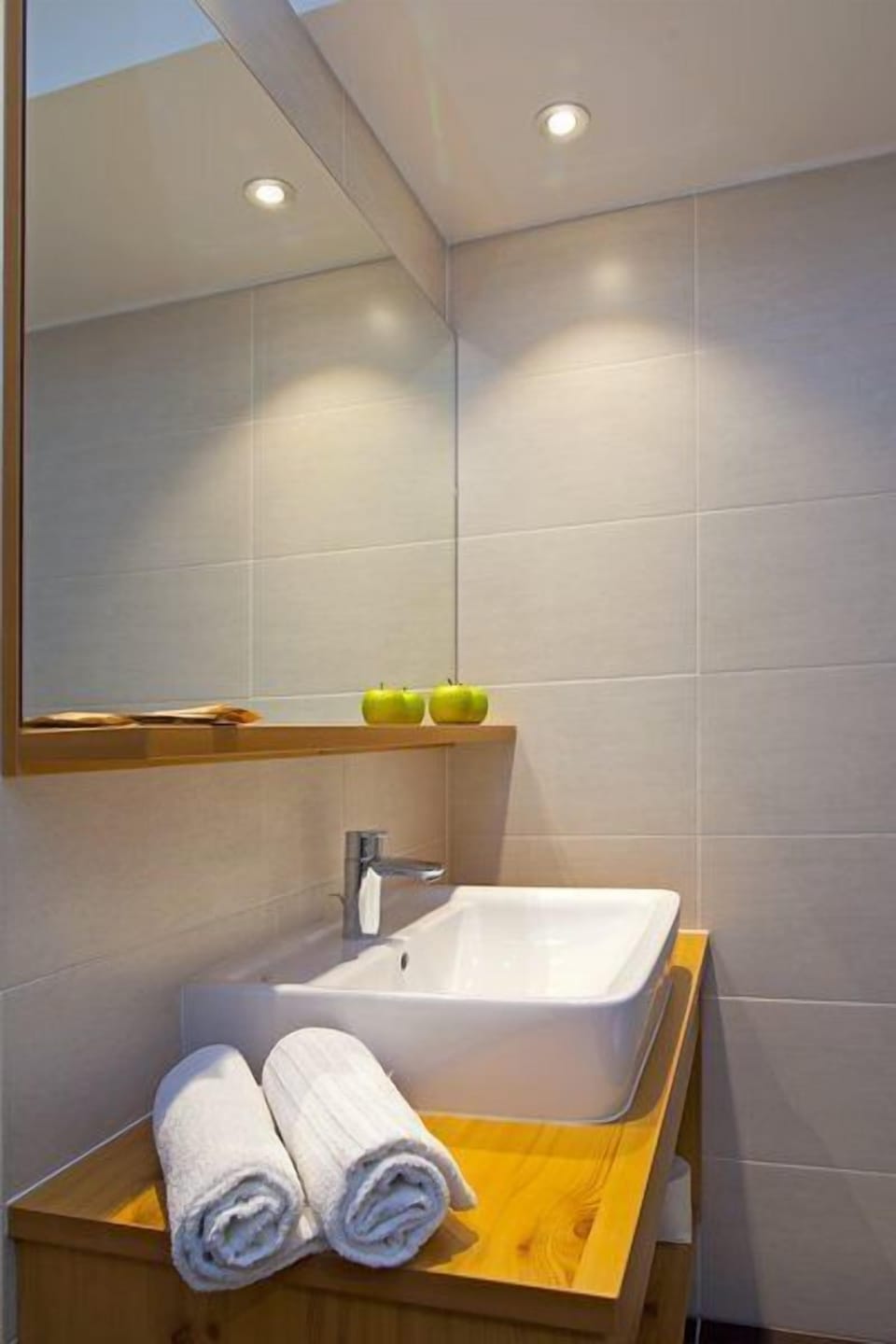 Classic Double Room | Bathroom sink