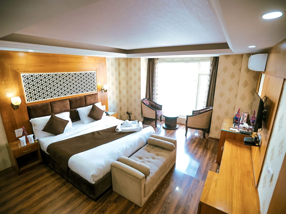 Premium Room | Egyptian cotton sheets, premium bedding, minibar, in-room safe