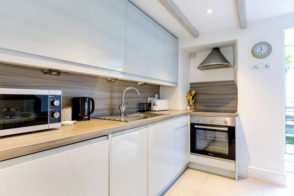 Fridge, dishwasher, electric kettle, toaster