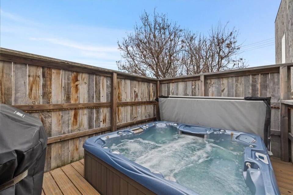 Hot tub