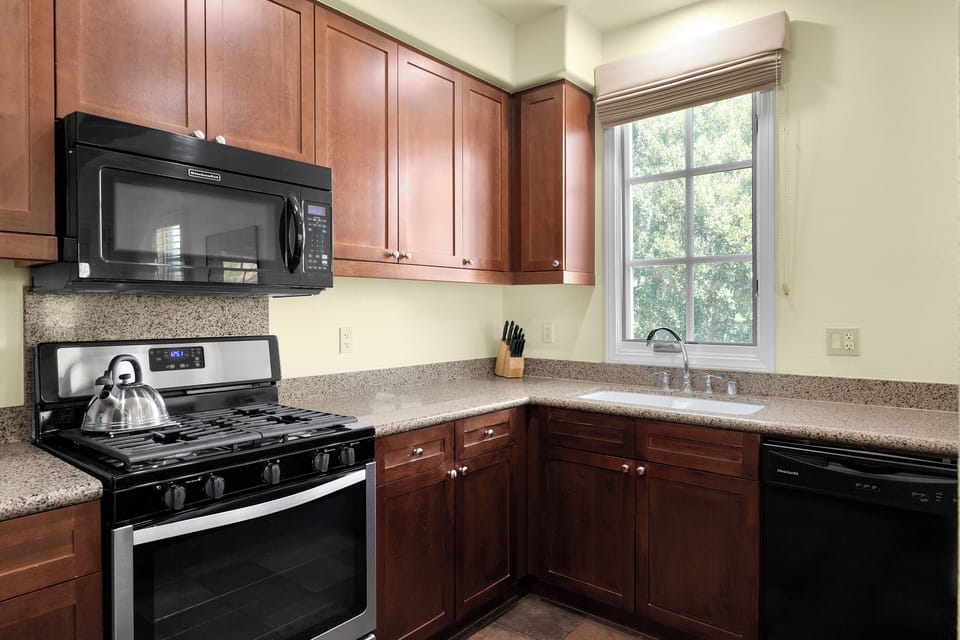 Spacious Kitchen for the cook.