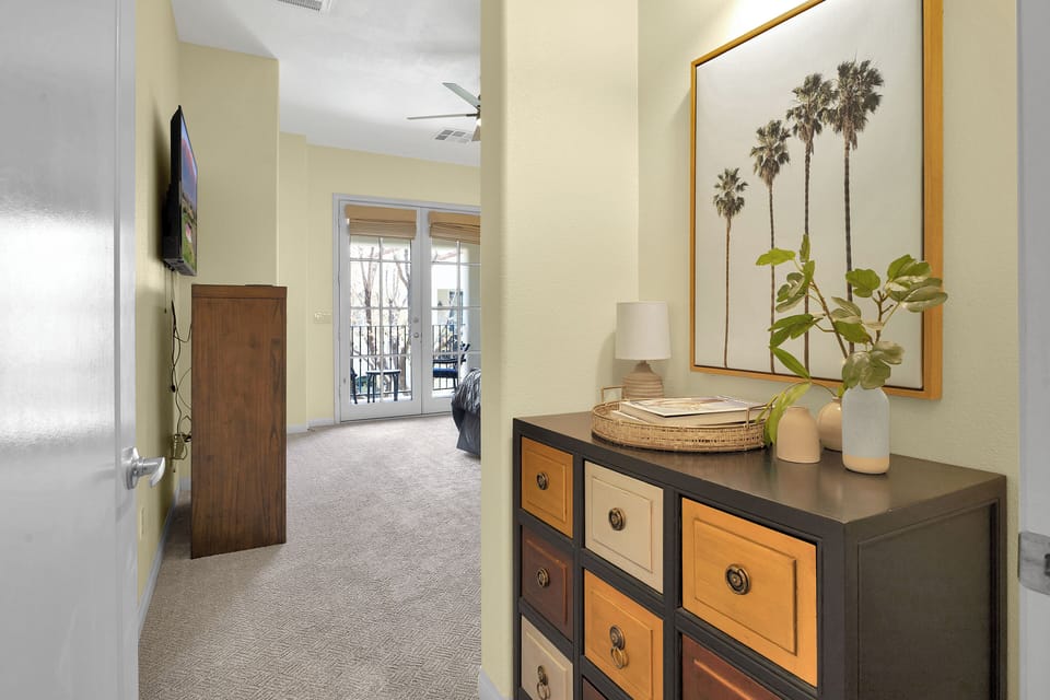 Bedroom Entry 1