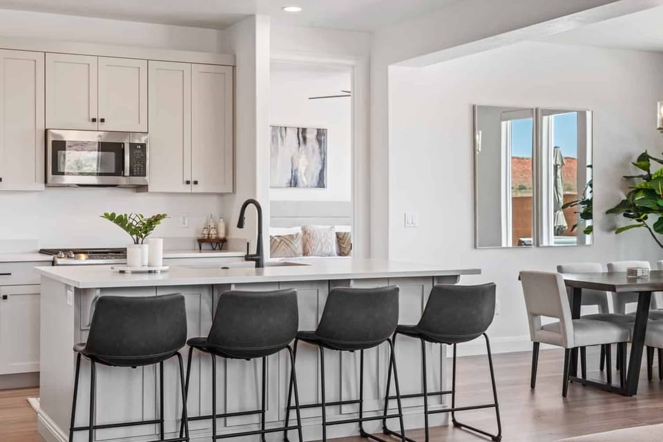 House, 5 Bedrooms | Private kitchen | Fridge, oven, stovetop, coffee/tea maker