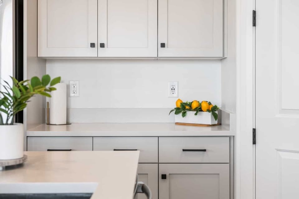 House, 5 Bedrooms | Private kitchen | Fridge, oven, stovetop, coffee/tea maker