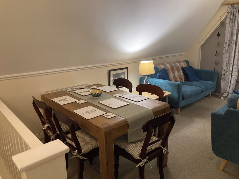 Cottage | Dining