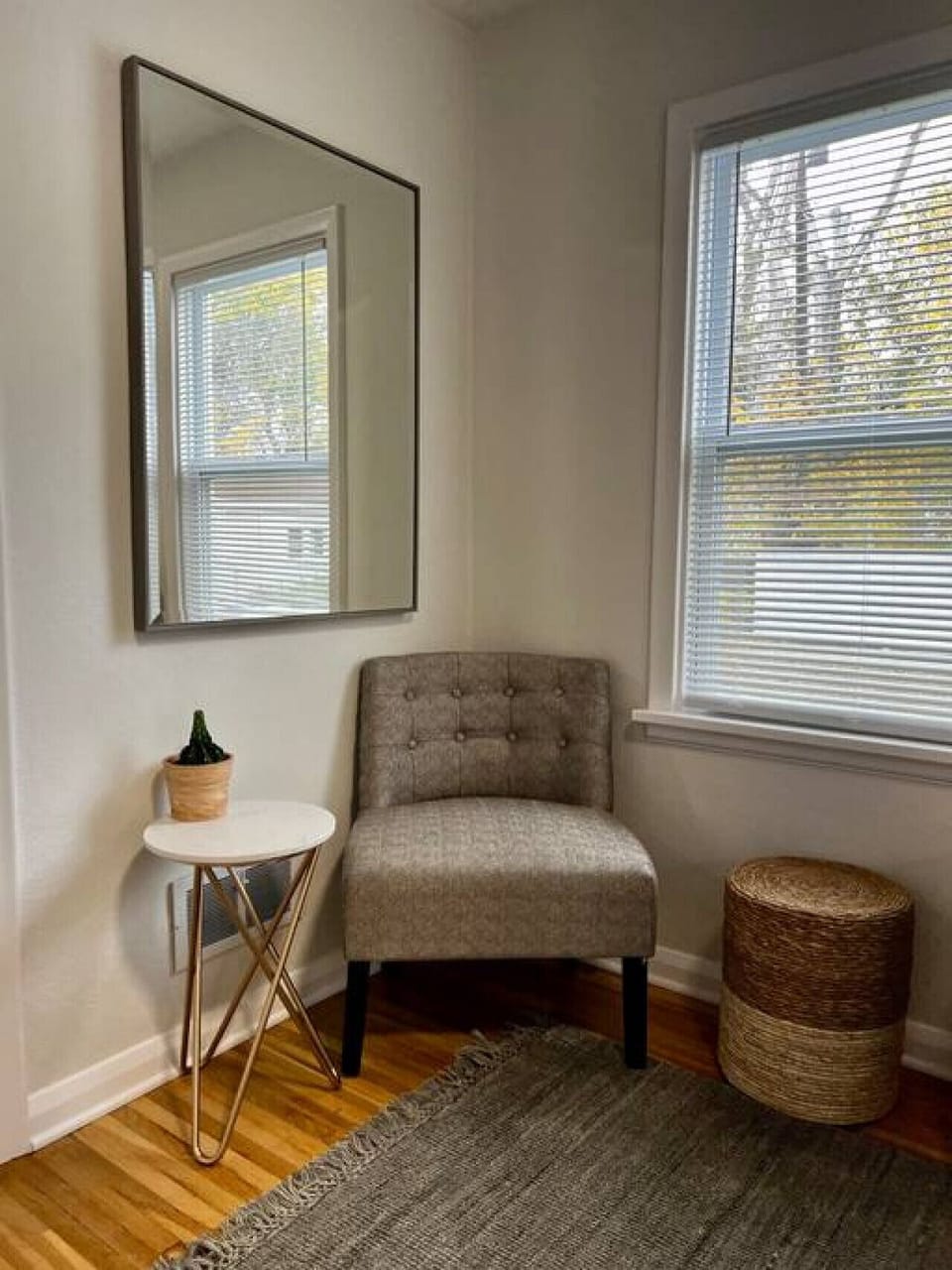 Guest room 2 - Sitting area