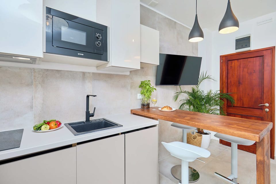 Apartment (1 Bedroom) | Private kitchen