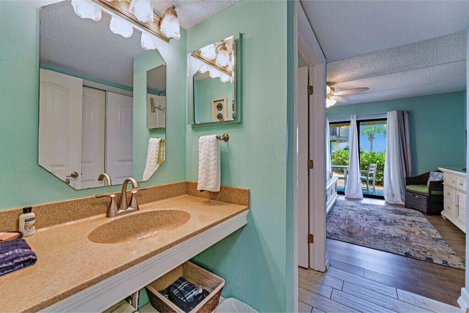 Master bedroom | bathroom.
