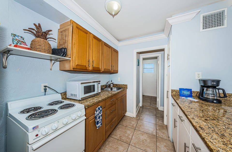 Full Kitchen