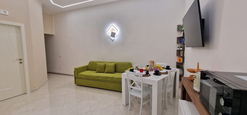 Family Condo, Kitchen | Living area | Smart TV, printers