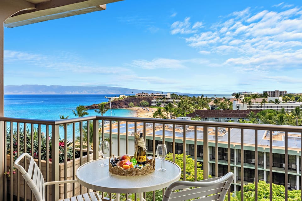 Enjoy breathtaking views of legendary Black Rock from your private lanai, where comfortable outdoor seating invites you to unwind and soak in the beauty of Kaʻanapali. From colorful sunsets to the endless rhythms of the ocean.