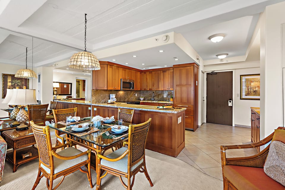 -Cook, dine, and connect in a fully equipped kitchen with a welcoming dining area. Perfect for everything from quick island breakfasts to cozy dinners at home.